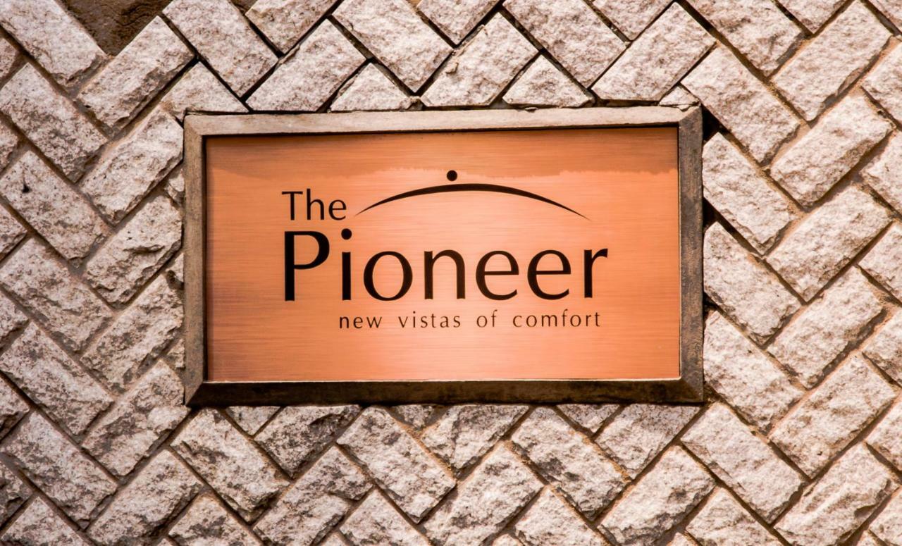 Hotel The Pioneer Visakhapatnam Exterior foto